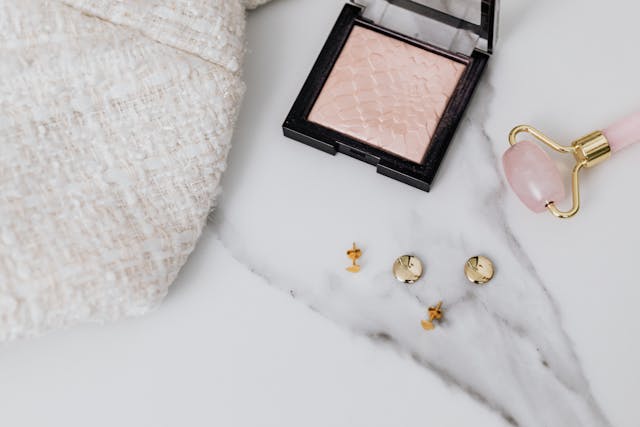 Jak wybrać złote kolczyki odpowiednie do stylu i okazji?